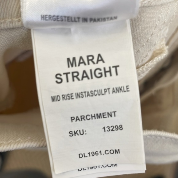 DL1961 - Mara Straight Mid Rise Instasculpt Jeans - Cream - 32 - Picture 13 of 14